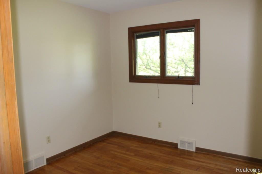 69341 Wolcott Road Armada, MI 48005 - Photo 11 of 20