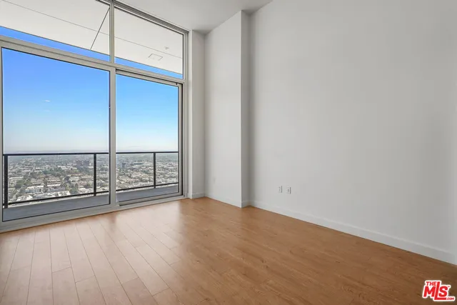 $7,225 | 11750 Wilshire Boulevard, Unit 3404, Los Angeles, CA 90025