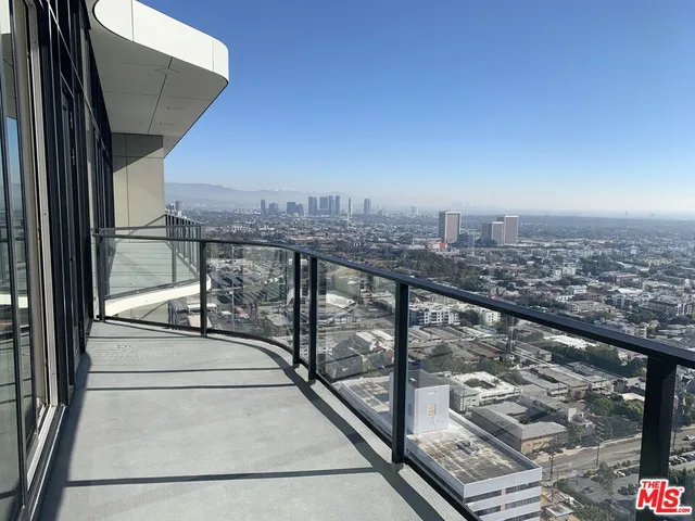 $7,225 | 11750 Wilshire Boulevard, Unit 3404, Los Angeles, CA 90025
