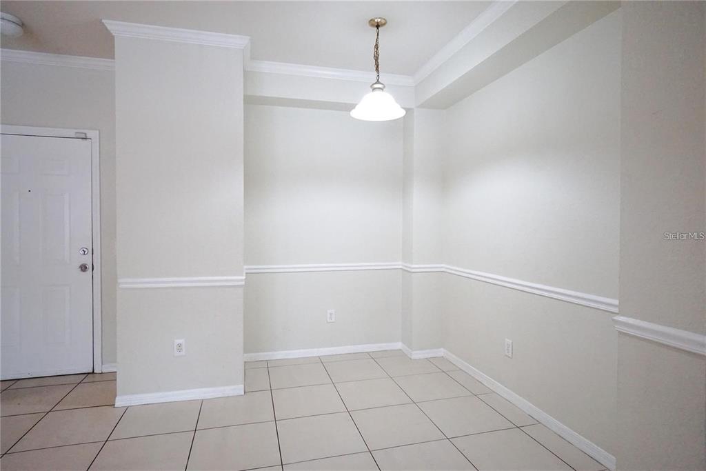 3577 Conroy Road, Unit 325 Orlando, FL 32839 - Photo 2 of 17