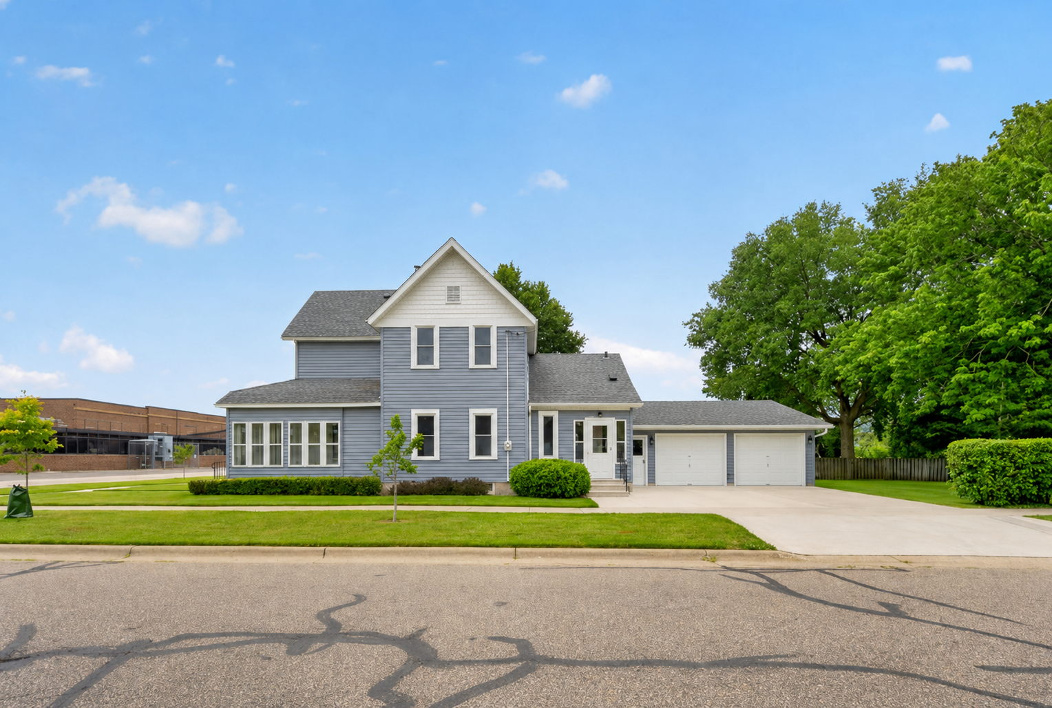 302 South Prairie Street Lake City, MN 55041 - Photo 3 of 43
