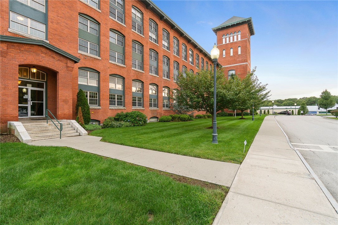 1 Tupperware Drive, Unit 210 North Smithfield, RI 02896 - Photo 4 of 35