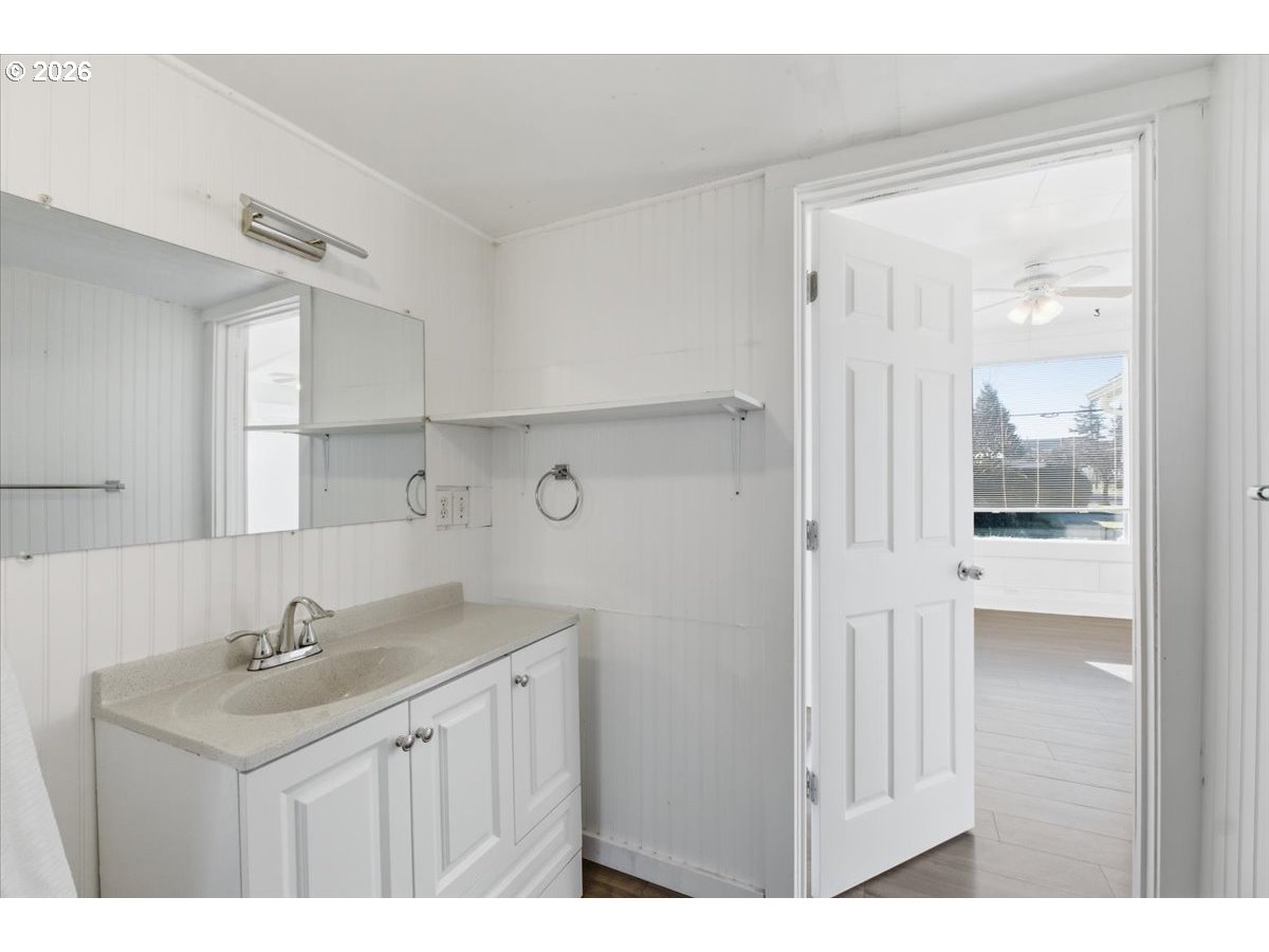 109 East Isabella Street Lebanon, OR 97355 - Photo 22 of 40