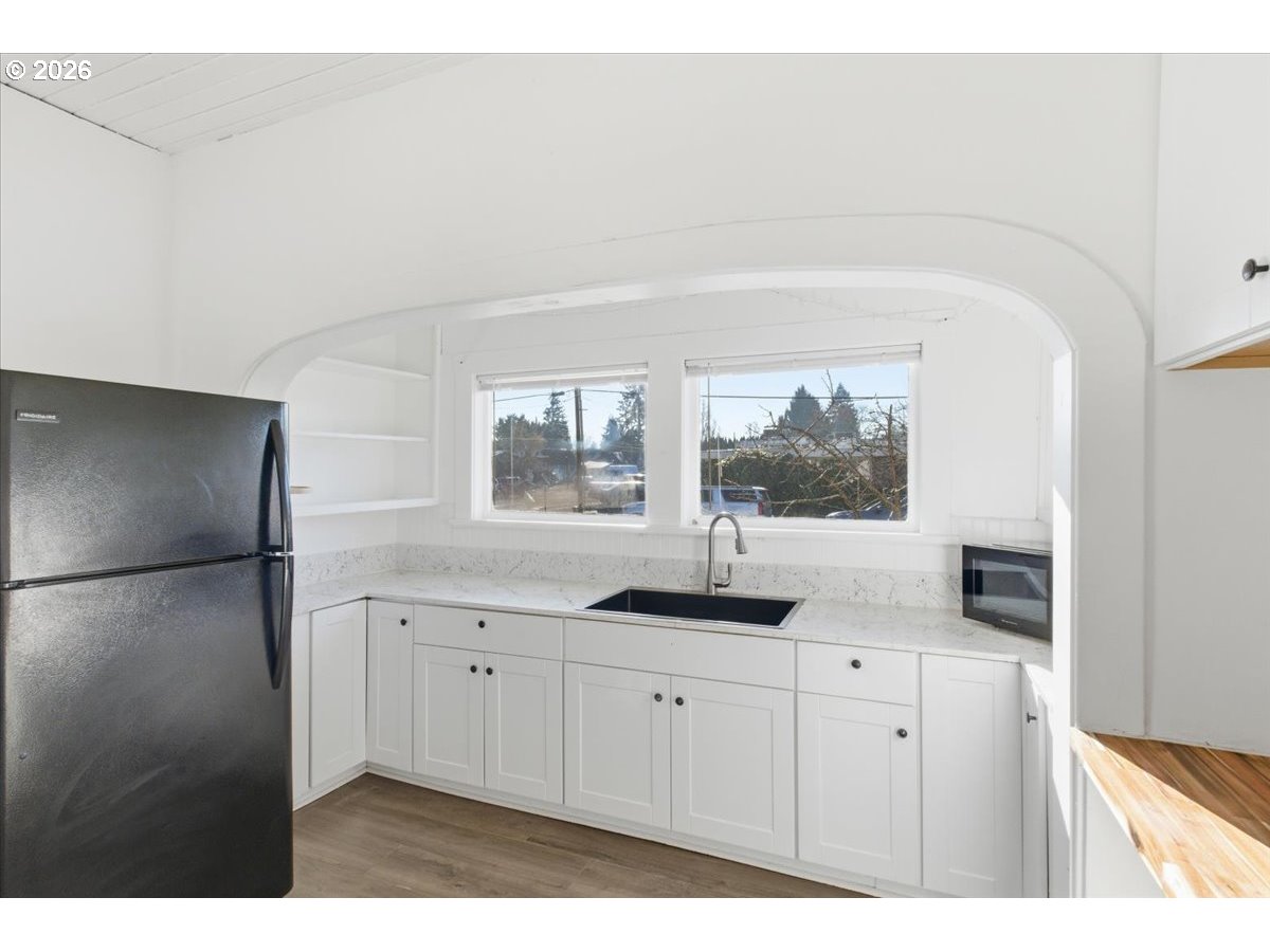 109 East Isabella Street Lebanon, OR 97355 - Photo 9 of 40