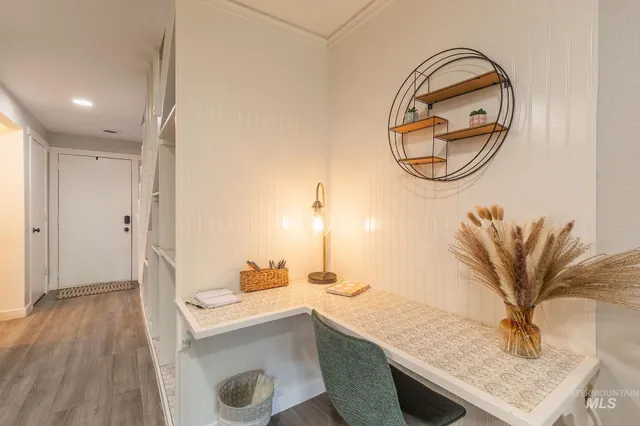 $319,900 | 352 North Eagle Road, Eagle, ID 83616