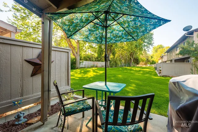 $319,900 | 352 North Eagle Road, Eagle, ID 83616