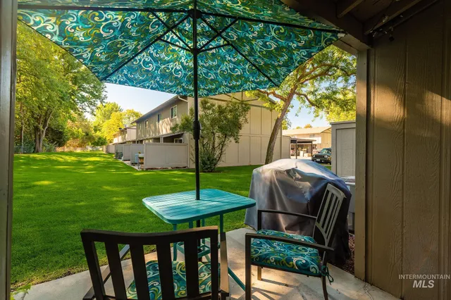 $319,900 | 352 North Eagle Road, Eagle, ID 83616