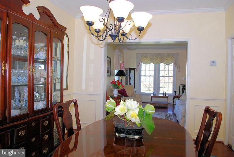10319 Wetherburn Road Ellicott City, MD 21042 - Photo 7 of 29 Dining Room