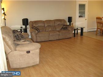 36 Calicobush Road Levittown, PA 19057 - Photo 2 of 11 Living Room