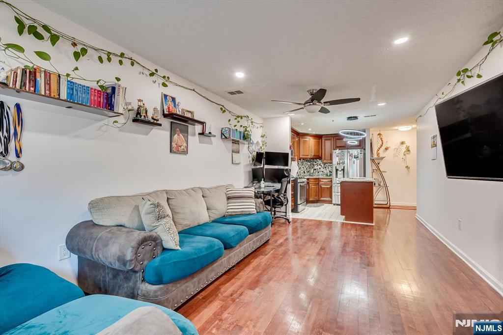 202 Prestwick Way, Unit 202 Edison, NJ 08820 - Photo 19 of 34