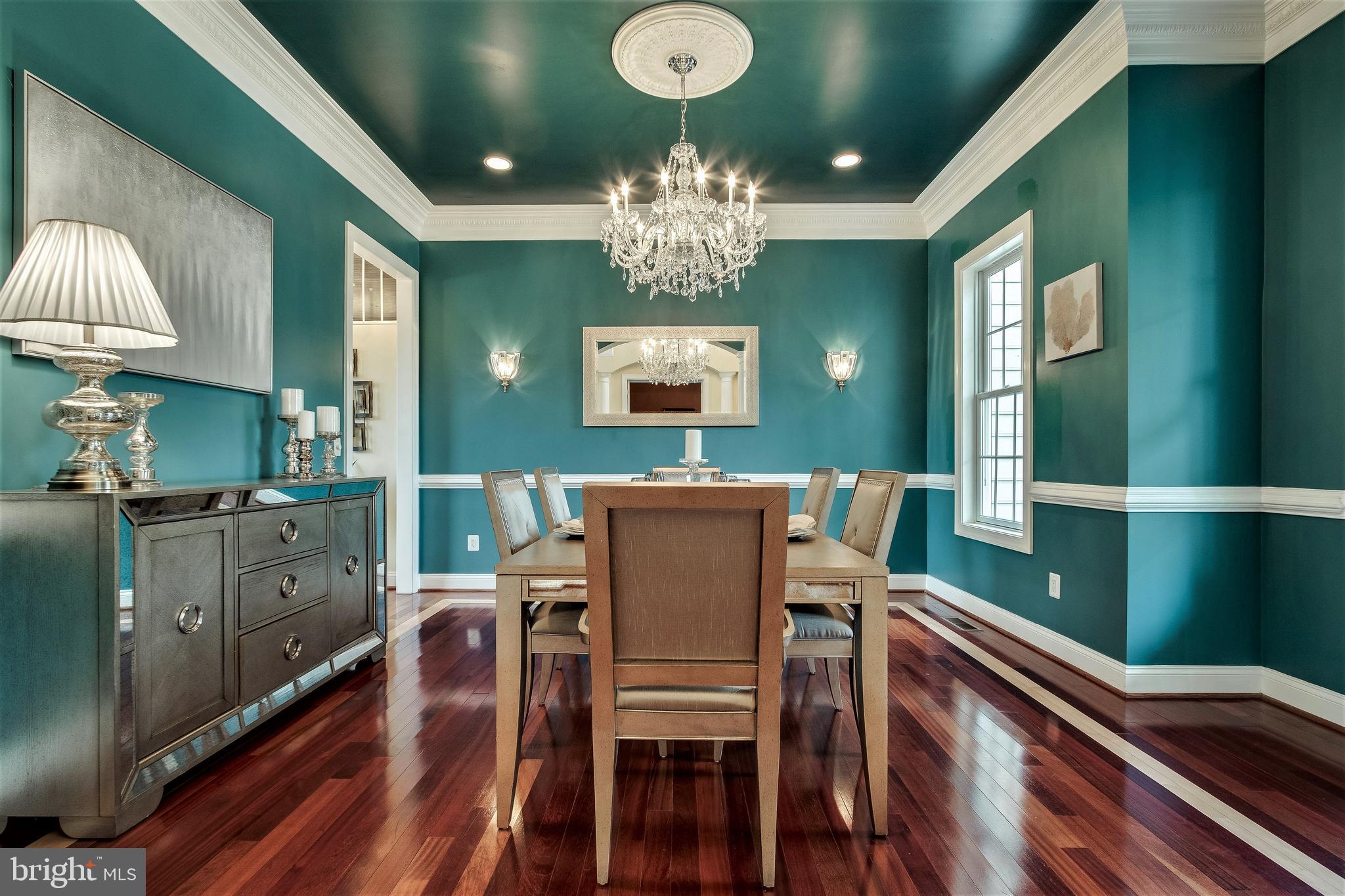 8276 Roxborough Loop Gainesville, VA 20155 - Photo 14 of 101 Stunning Decor & Moldings