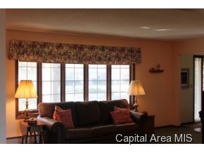 12 Oakwood Road Springfield, IL 62711 - Photo 3 of 13