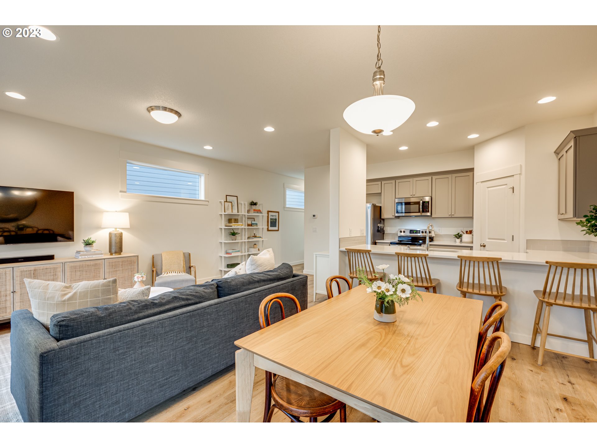 6900 North Montgomery Circle Ridgefield, WA 98642 - Photo 12 of 30 Dining Area