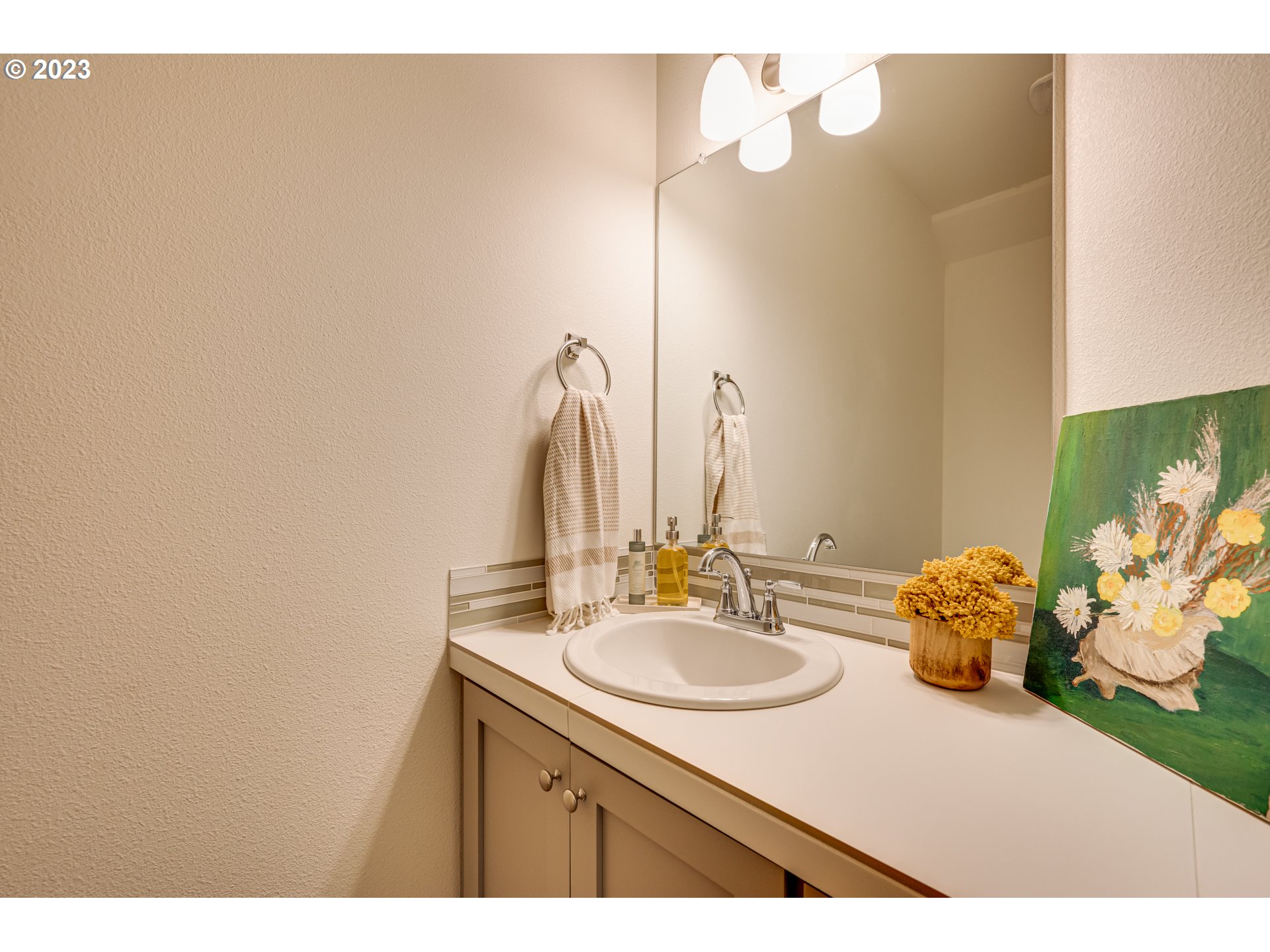 6900 North Montgomery Circle Ridgefield, WA 98642 - Photo 13 of 30 Bathroom