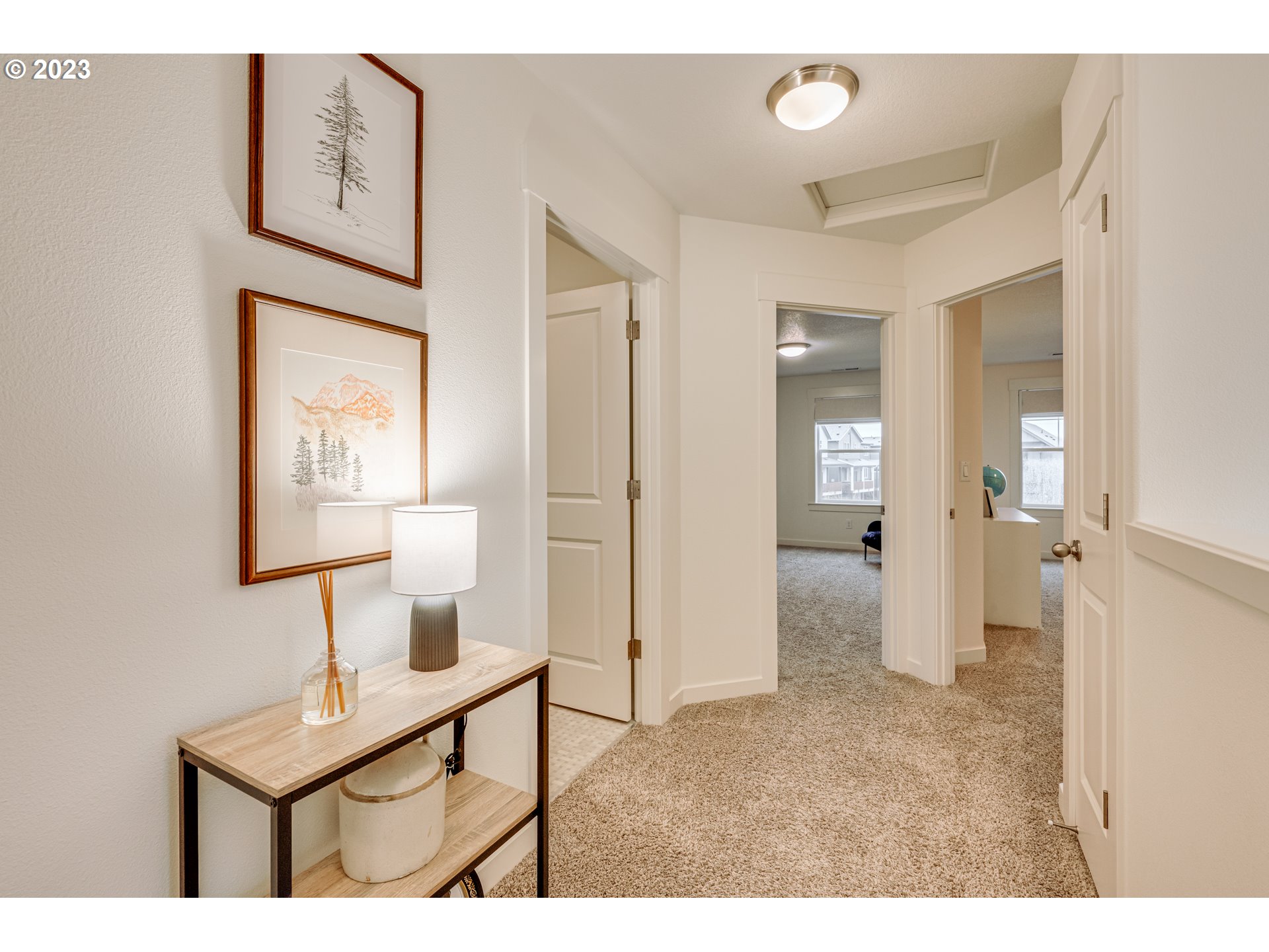 6900 North Montgomery Circle Ridgefield, WA 98642 - Photo 14 of 30 Hallway