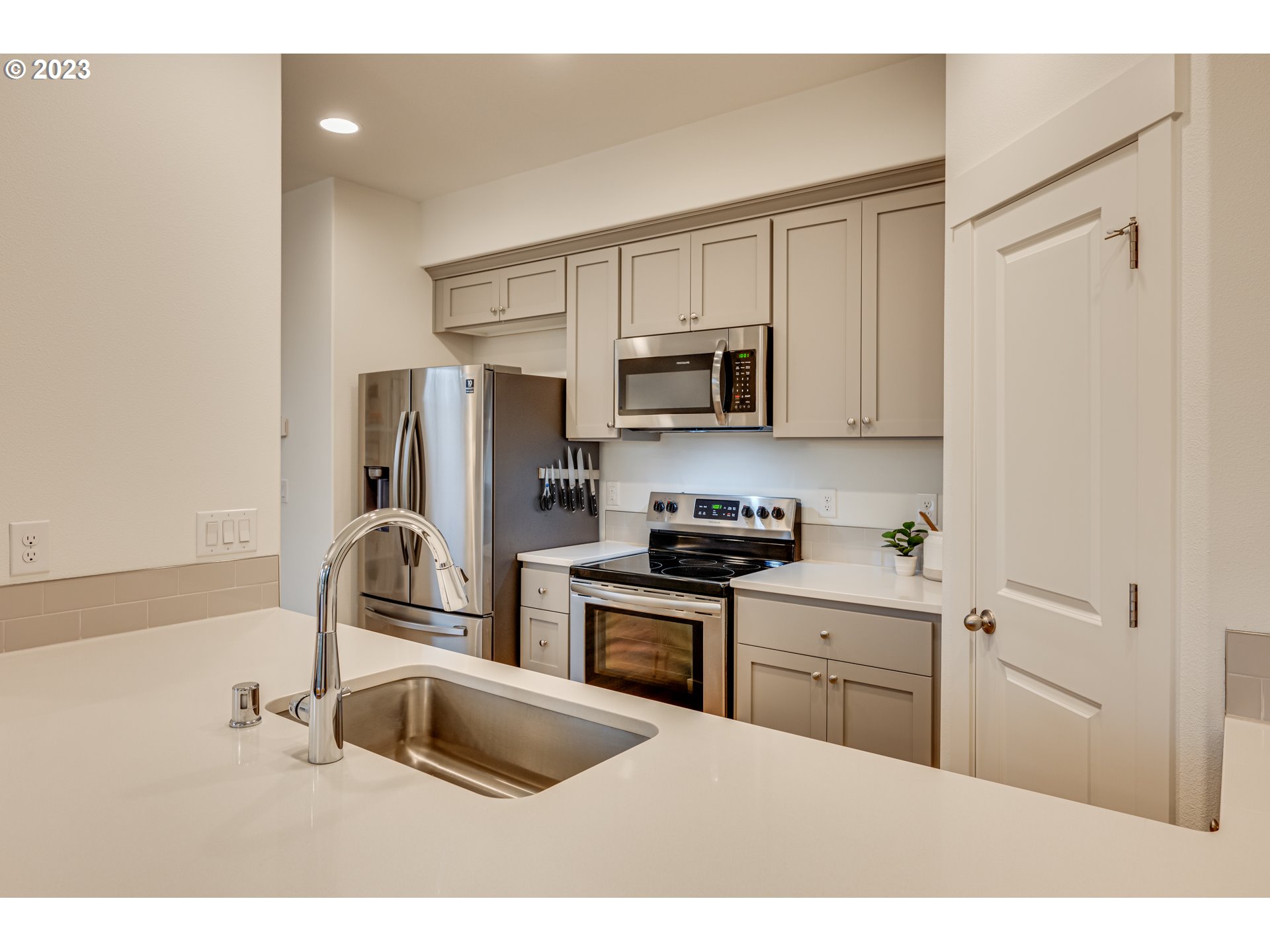 6900 North Montgomery Circle Ridgefield, WA 98642 - Photo 7 of 30 Gallery Image 7