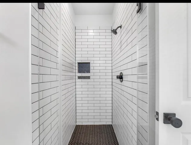 $4,000 | 5910 Val Verde Street, Houston, TX 77057