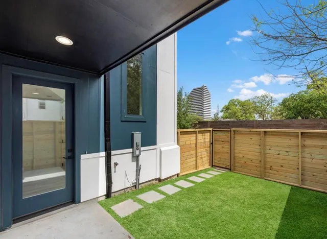 $4,000 | 5910 Val Verde Street, Houston, TX 77057