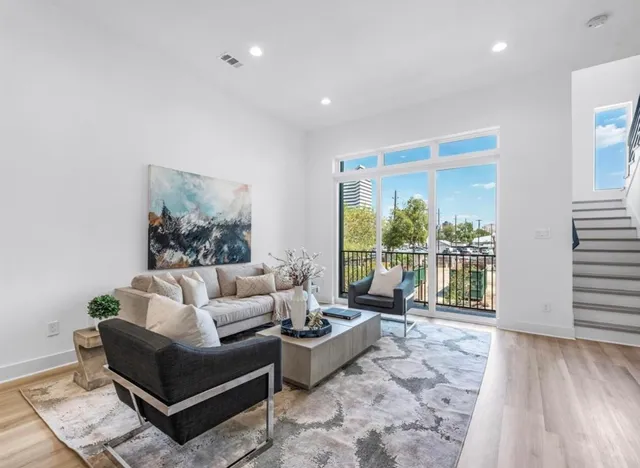 $4,000 | 5910 Val Verde Street, Houston, TX 77057