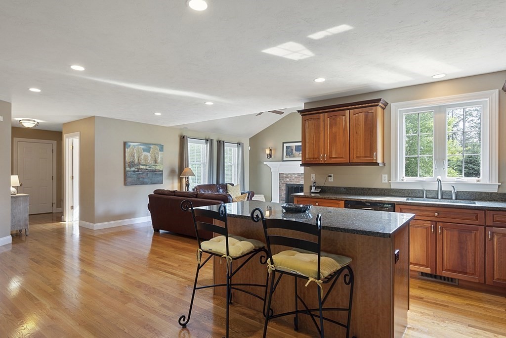 2 Thomas Lane Sterling, MA 01564 - Photo 14 of 42