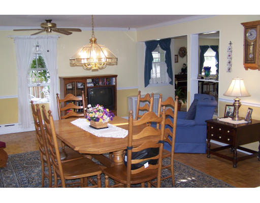 61 Hawthorn Road Braintree, MA 02184 - Photo 4 of 19 Gallery Image 4
