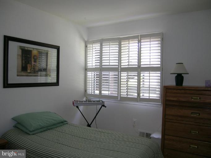 5 Shilling Court Silver Spring, MD 20906 - Photo 14 of 17 Bedroom #2
