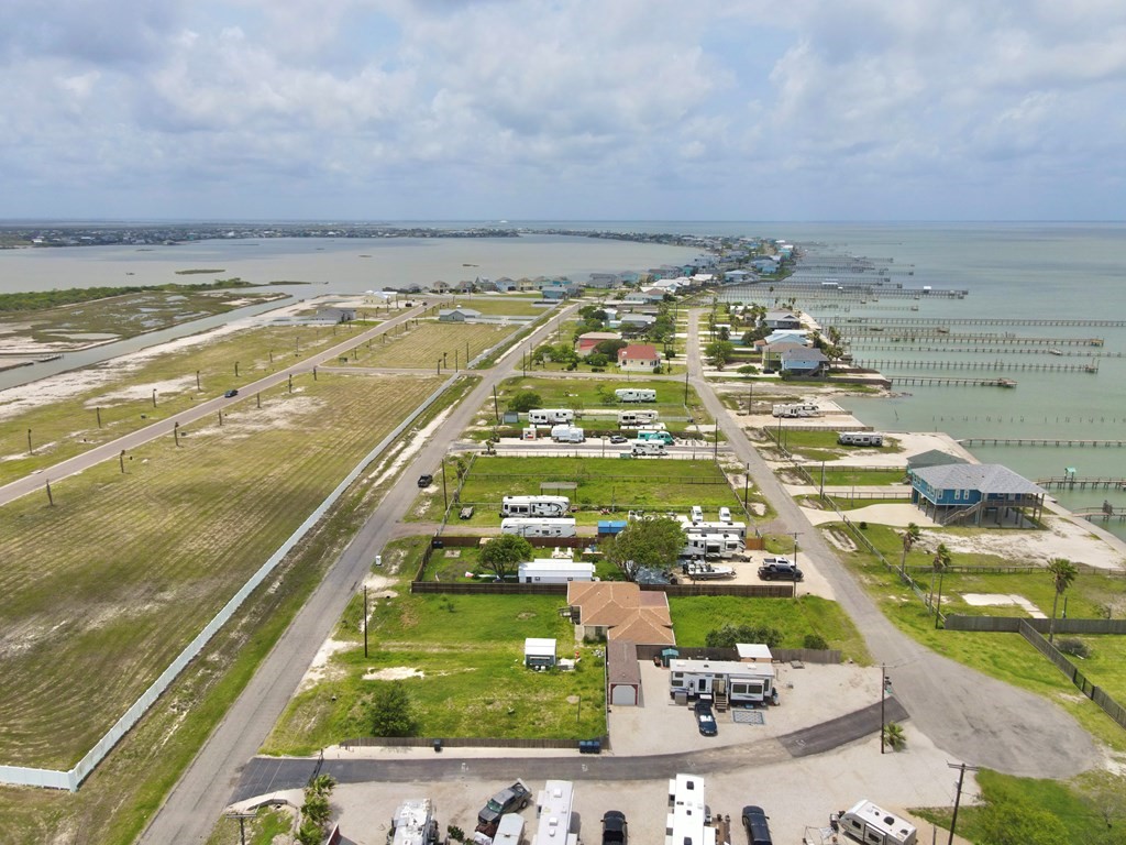 16 Copano Ridge Road Rockport, TX 78382 - Photo 10 of 12 Gallery Image 10