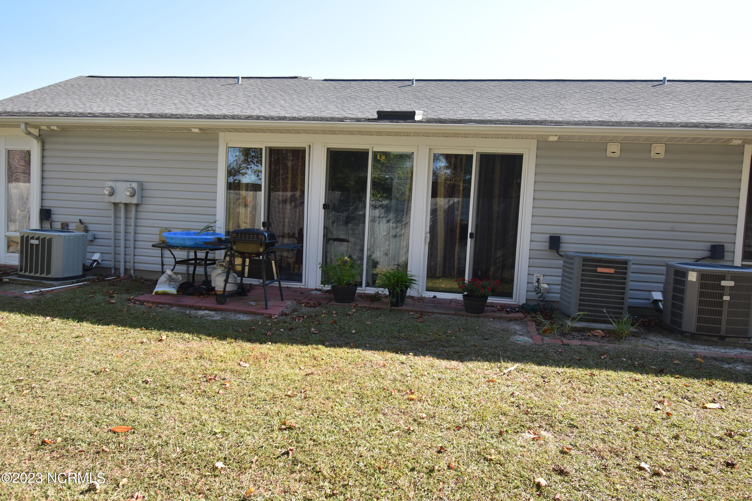 303 Barbour Road, Unit 403 Morehead City, NC 28557 - Photo 13 of 26 Back