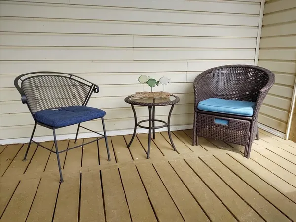 $129,900 | 112 Harbor Drive, Unit 212, Runaway Bay, TX 76426