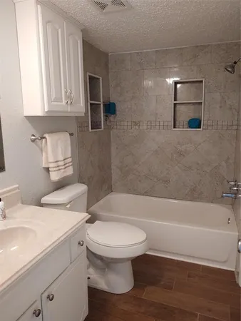 $129,900 | 112 Harbor Drive, Unit 212, Runaway Bay, TX 76426