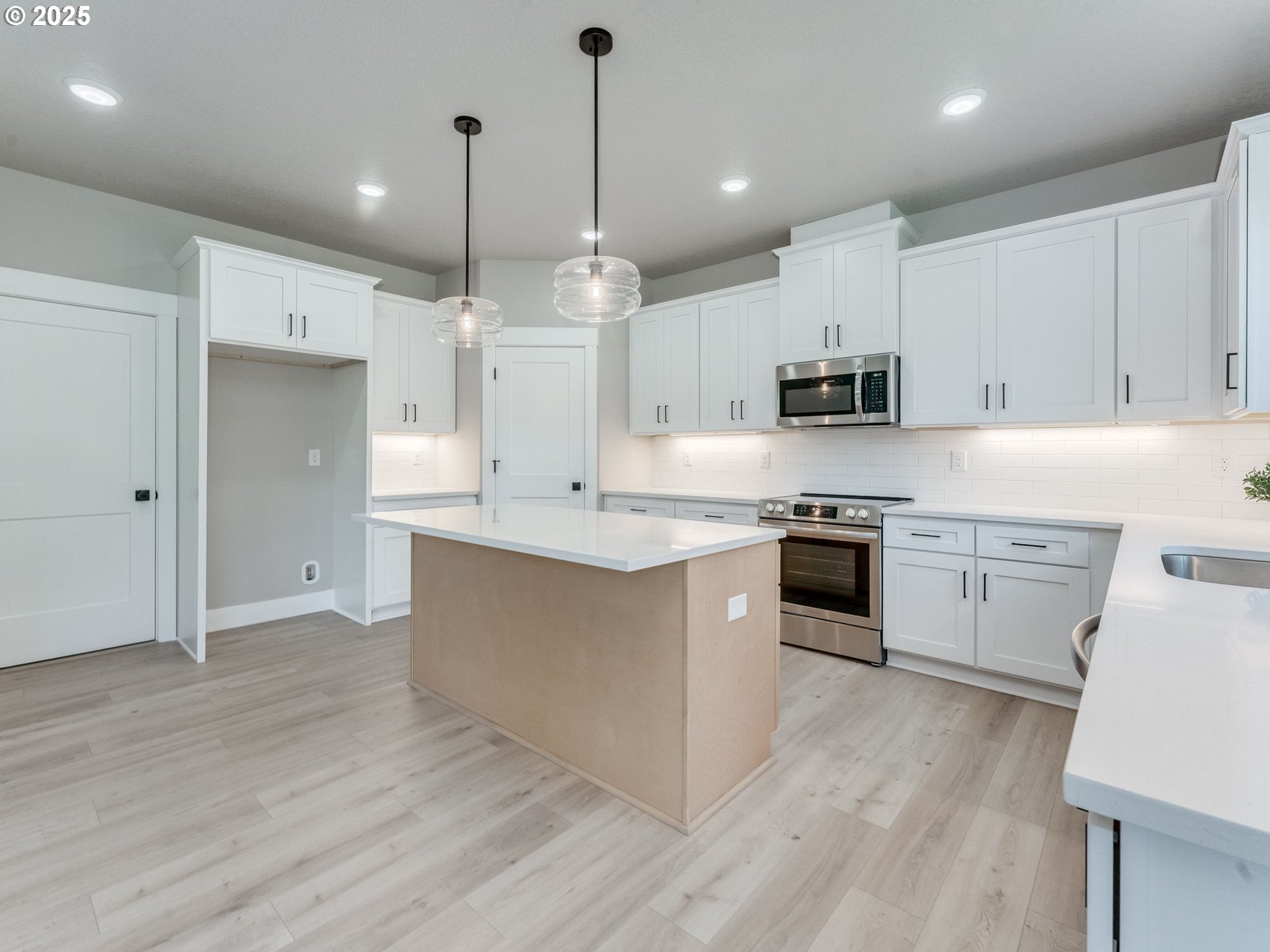 2205 Northwest 69th Street Vancouver, WA 98665 - Photo 24 of 45