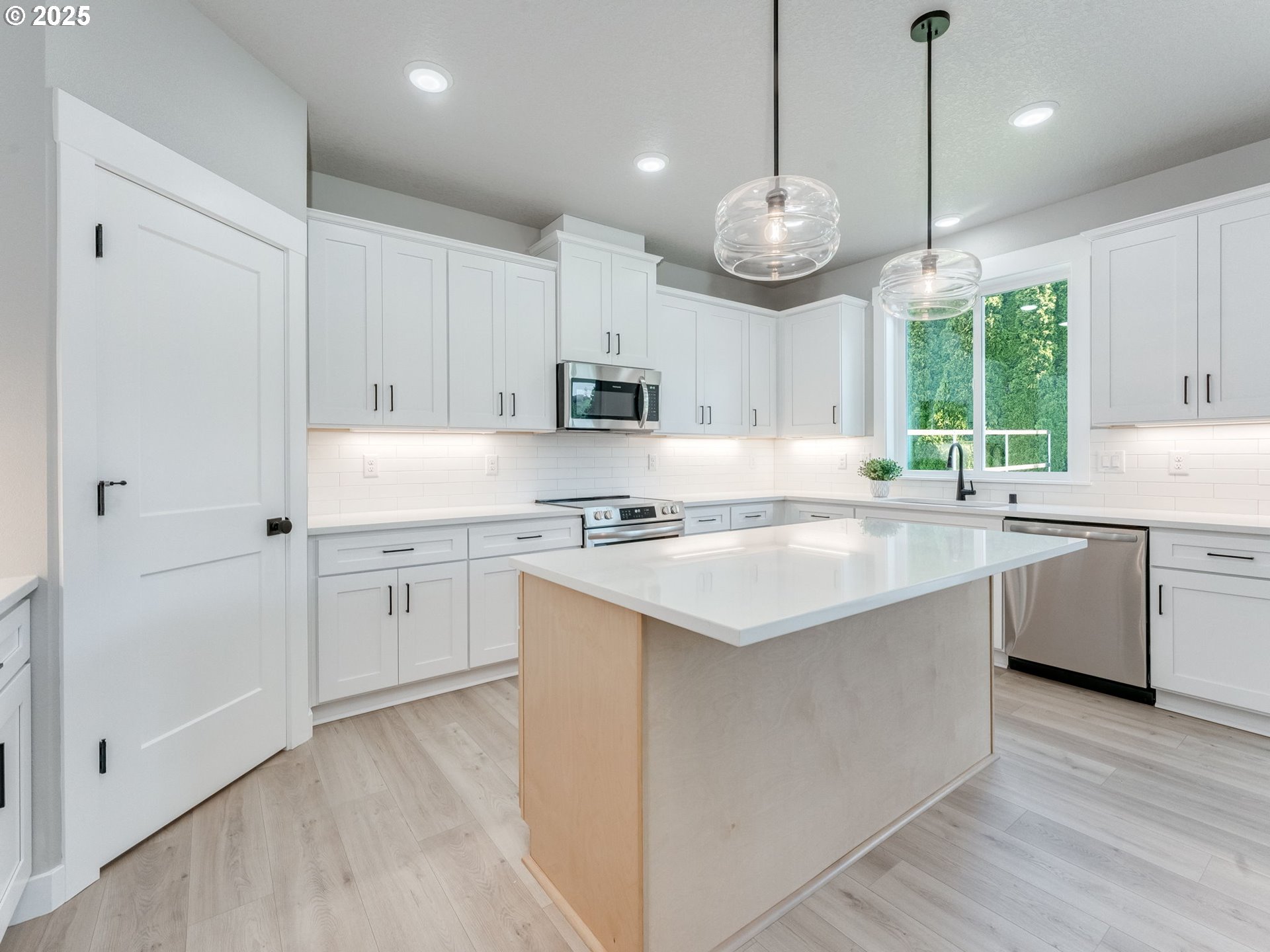 2205 Northwest 69th Street Vancouver, WA 98665 - Photo 25 of 45