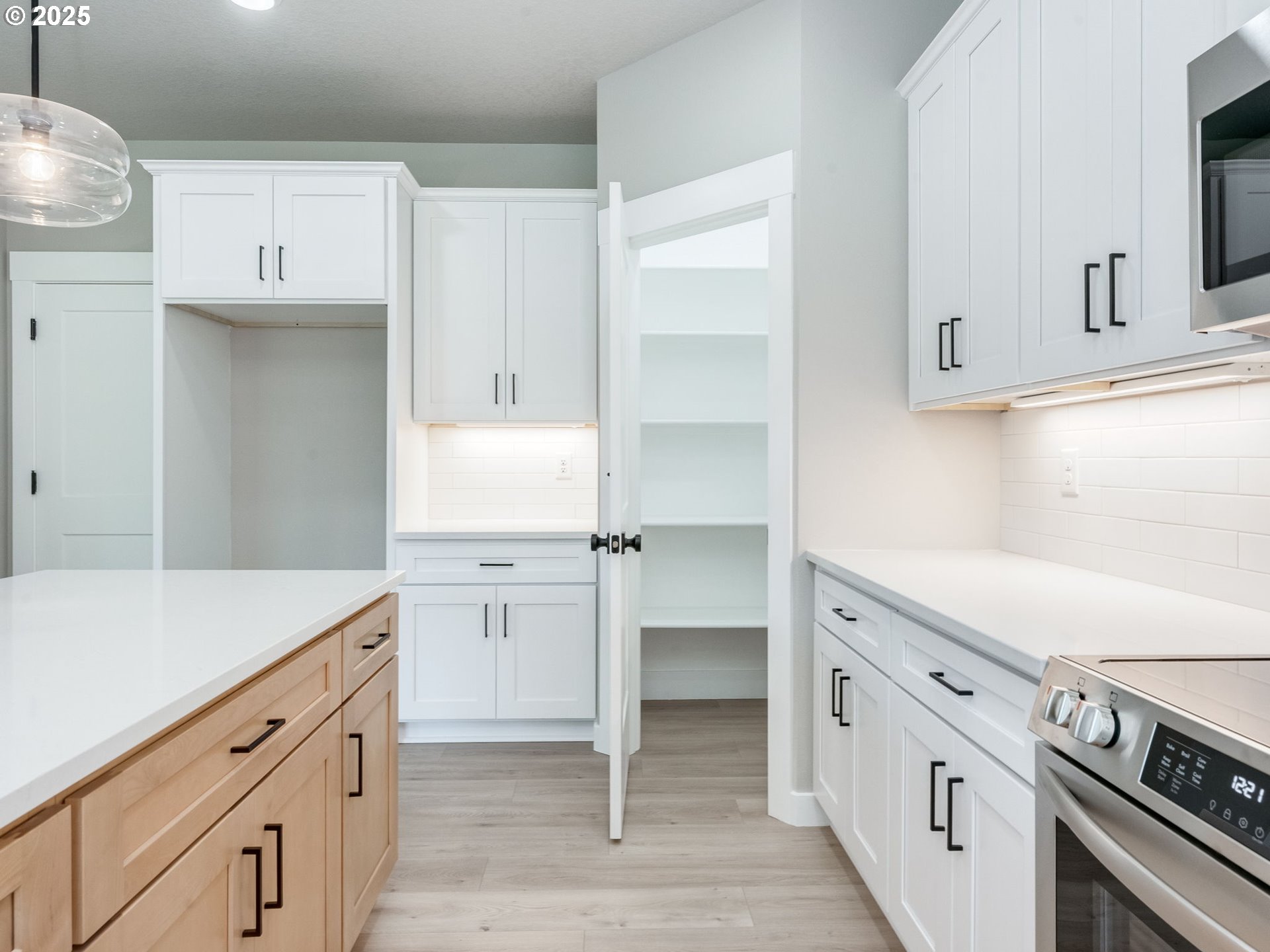 2205 Northwest 69th Street Vancouver, WA 98665 - Photo 27 of 45