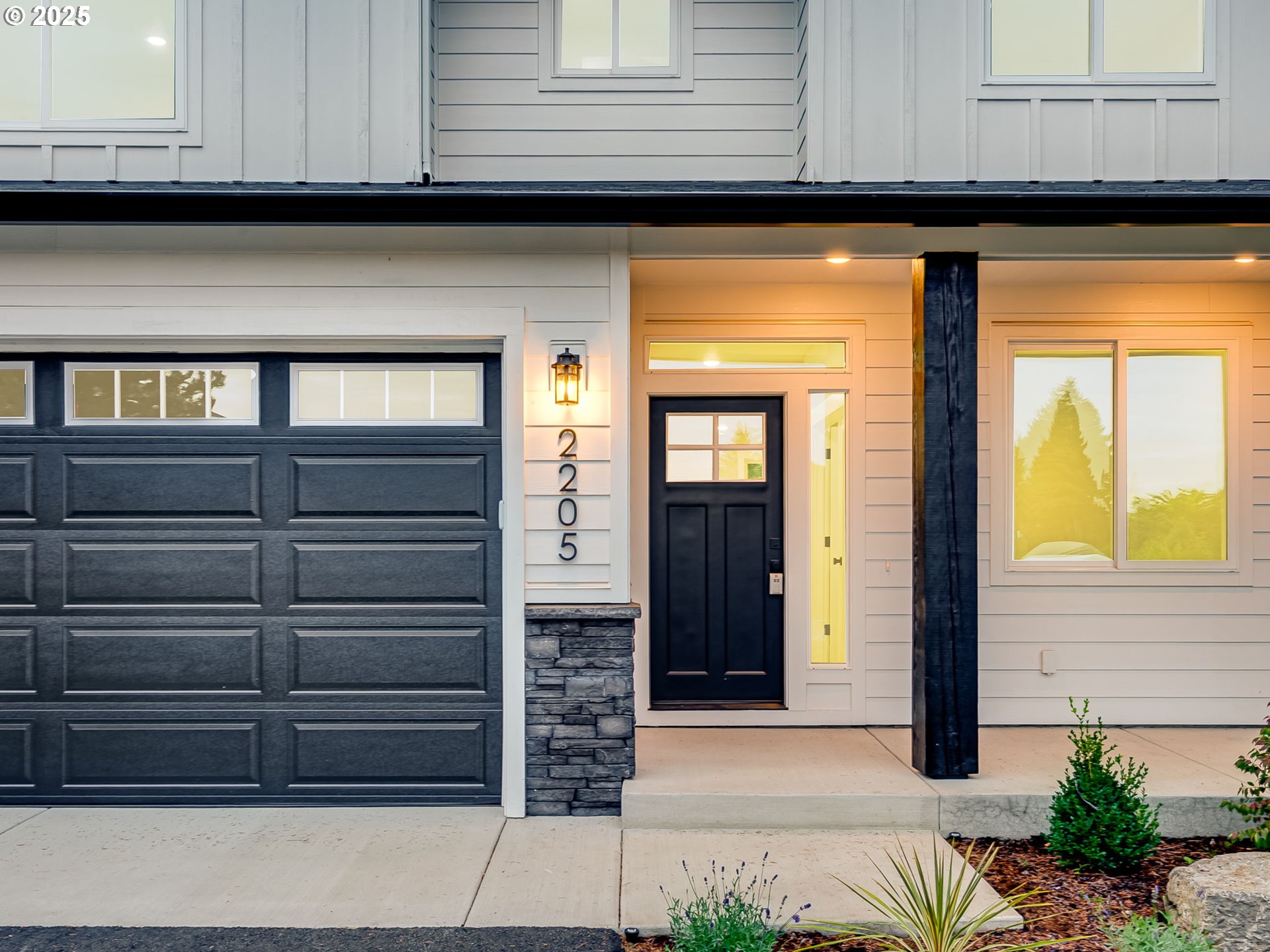 2205 Northwest 69th Street Vancouver, WA 98665 - Photo 3 of 45