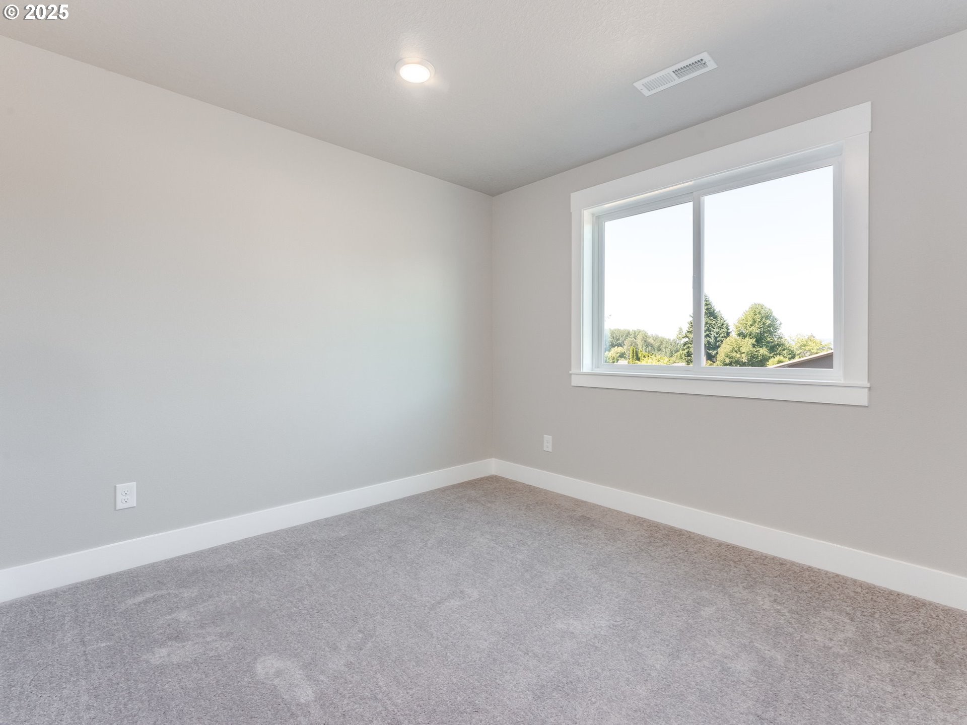 2205 Northwest 69th Street Vancouver, WA 98665 - Photo 34 of 45