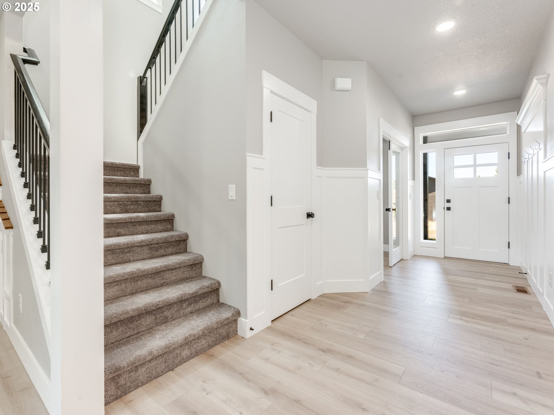 2205 Northwest 69th Street Vancouver, WA 98665 - Photo 5 of 45