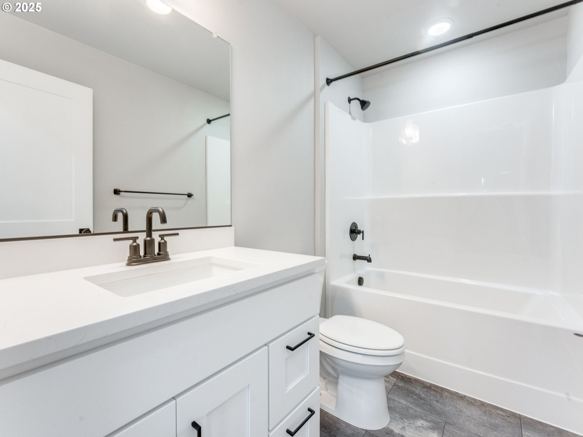 2205 Northwest 69th Street Vancouver, WA 98665 - Photo 7 of 45