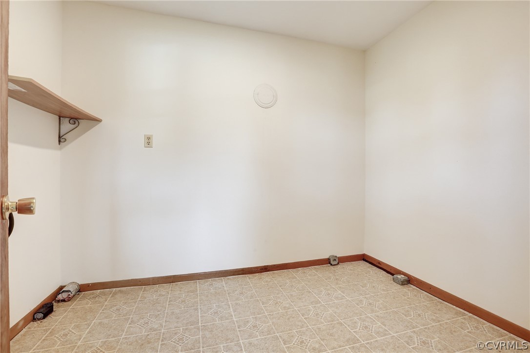 6228 Cross County Road Mineral, VA 23117 - Photo 18 of 26 a view of an empty room