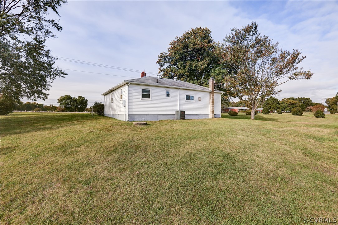 6228 Cross County Road Mineral, VA 23117 - Photo 4 of 26 a view of a house with a yard