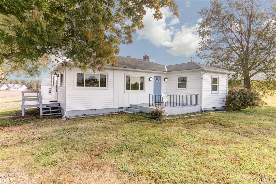 6228 Cross County Road Mineral, VA 23117 - Photo 10 of 26 a view of a house with a backyard