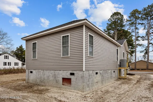 $215,000 | 402 West Moore Street, Greenville, NC 27834