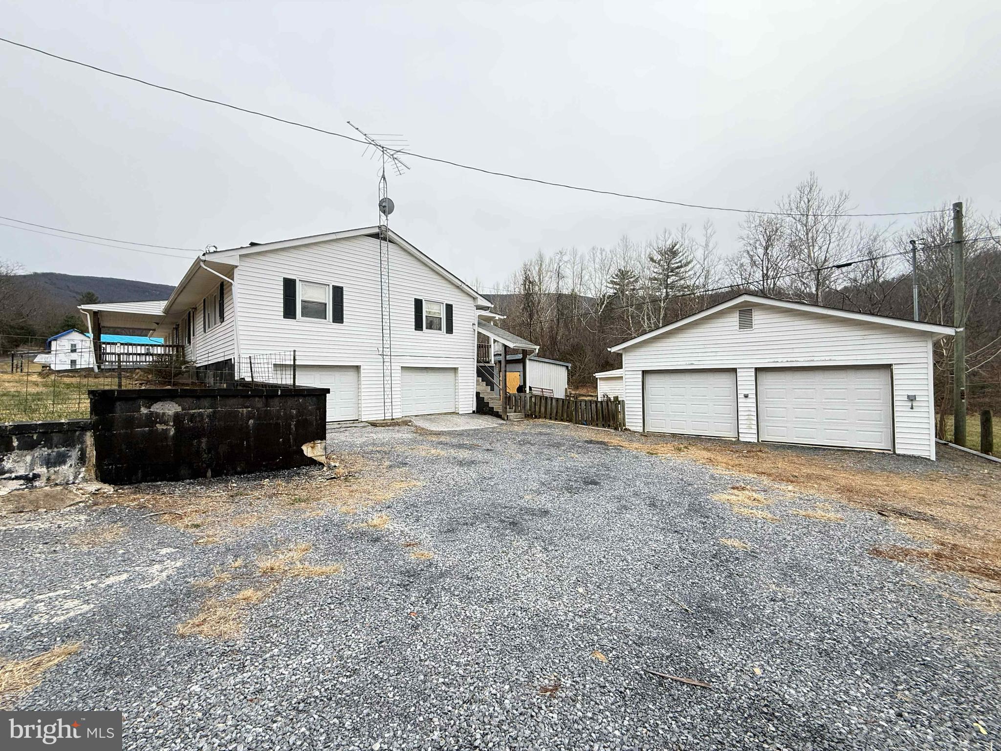 82 Broad Run Road Bentonville, VA 22610 - Photo 2 of 21