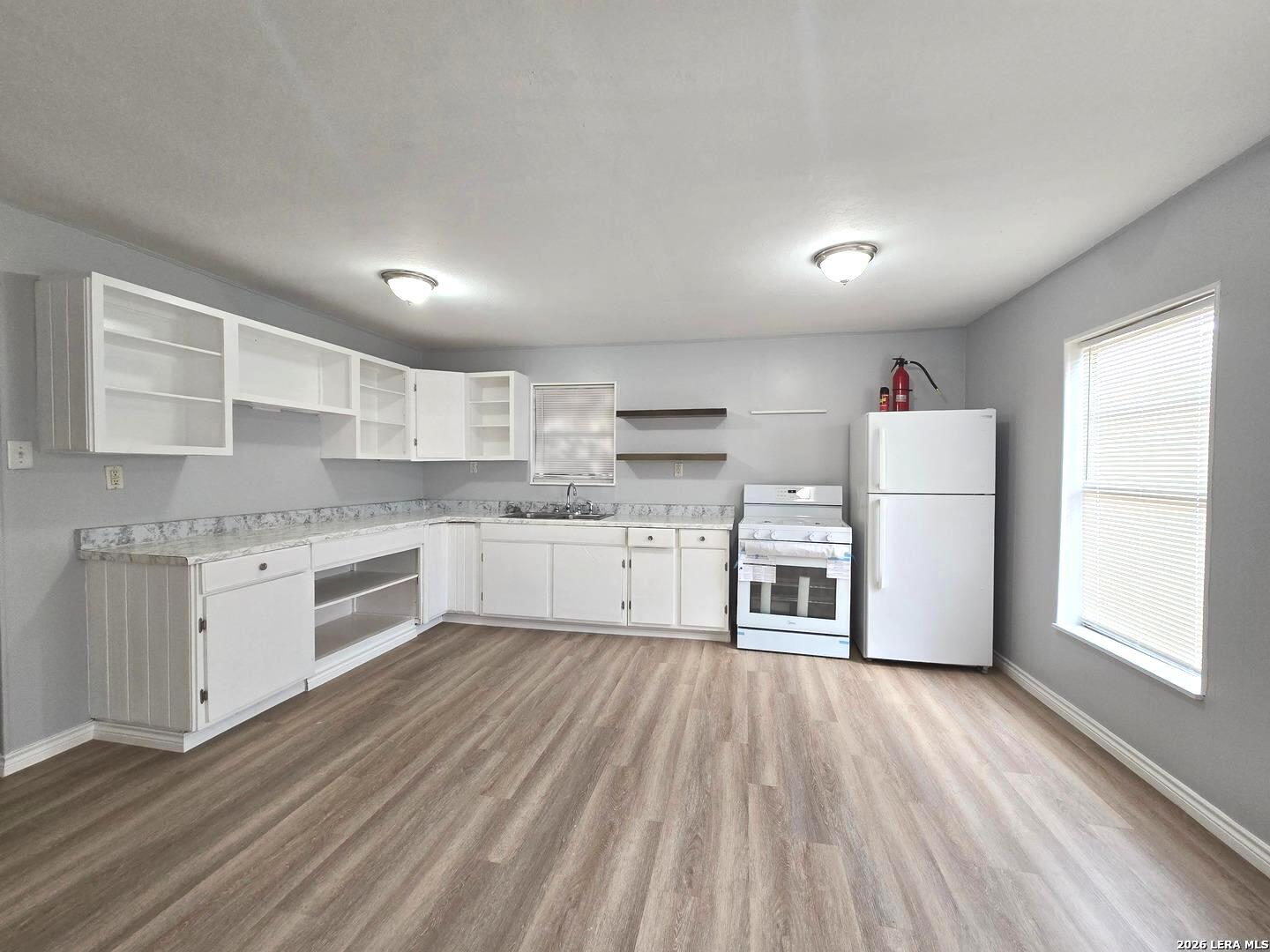 15233 Oak Street Lytle, TX 78052 - Photo 5 of 14