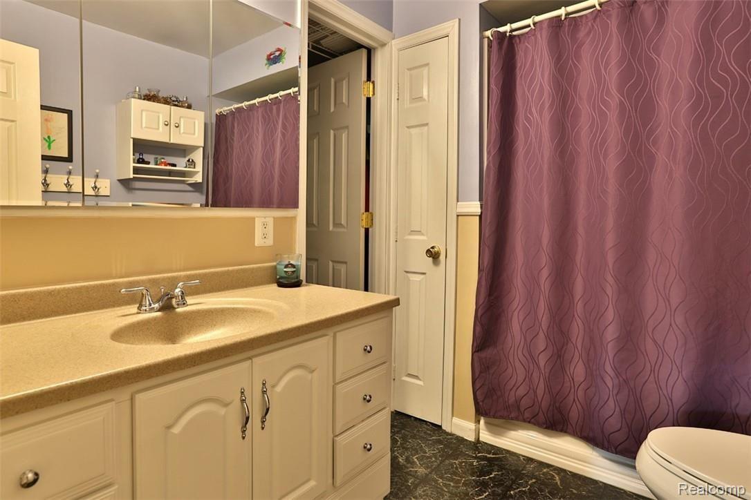 11051 Wayne Road Livonia, MI 48150 - Photo 17 of 31 2B8A7666.jpg