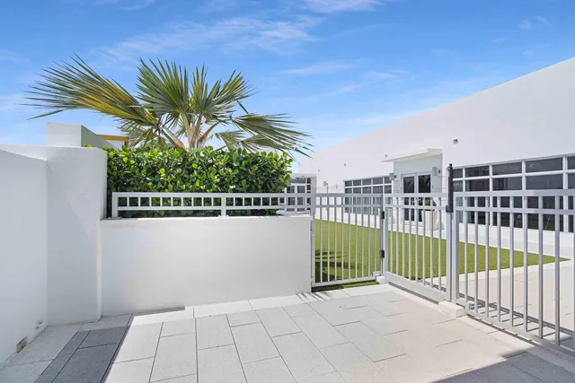 $1,545,000 | 155 East Boca Raton Road, Unit 916, Boca Raton, FL 33432