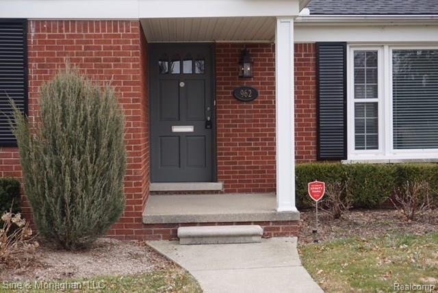 962 Barrington Road Grosse Pointe, MI 48230 - Photo 28 of 28 ORG_DSC04506.JPG