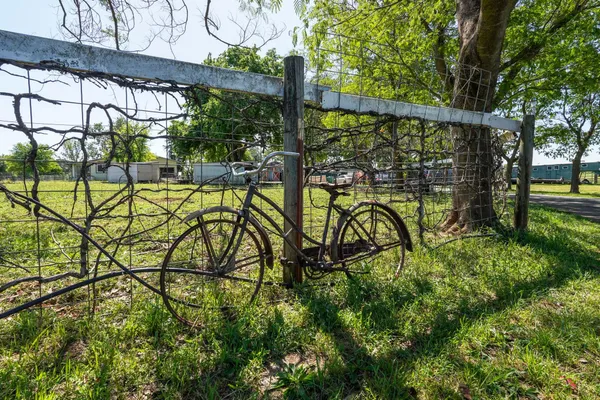 $379,900 | 4910 Balls Ferry Road, Anderson, CA 96007