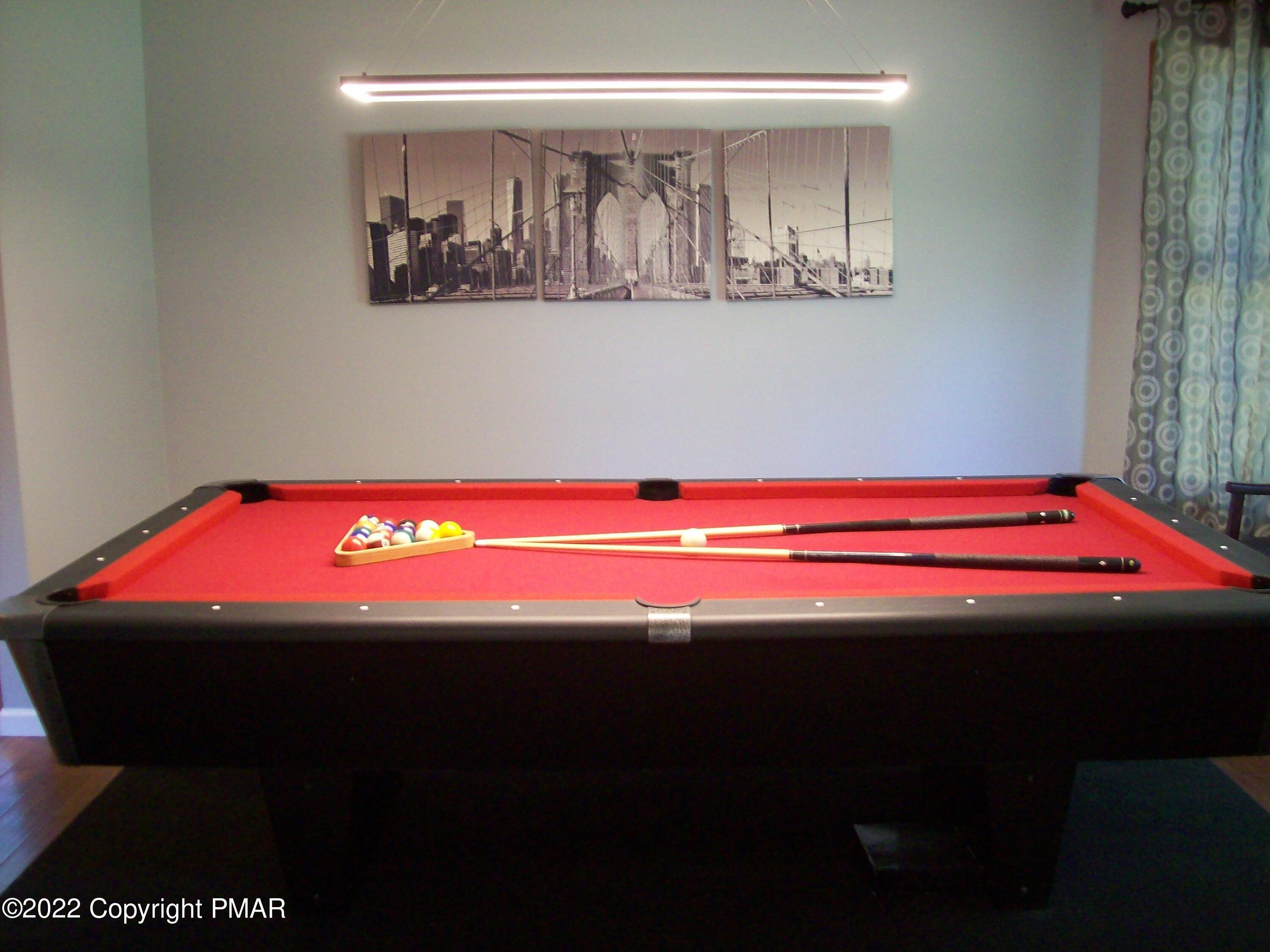 373 Sunrise Loop Scotrun, PA 18355 - Photo 13 of 38 family room