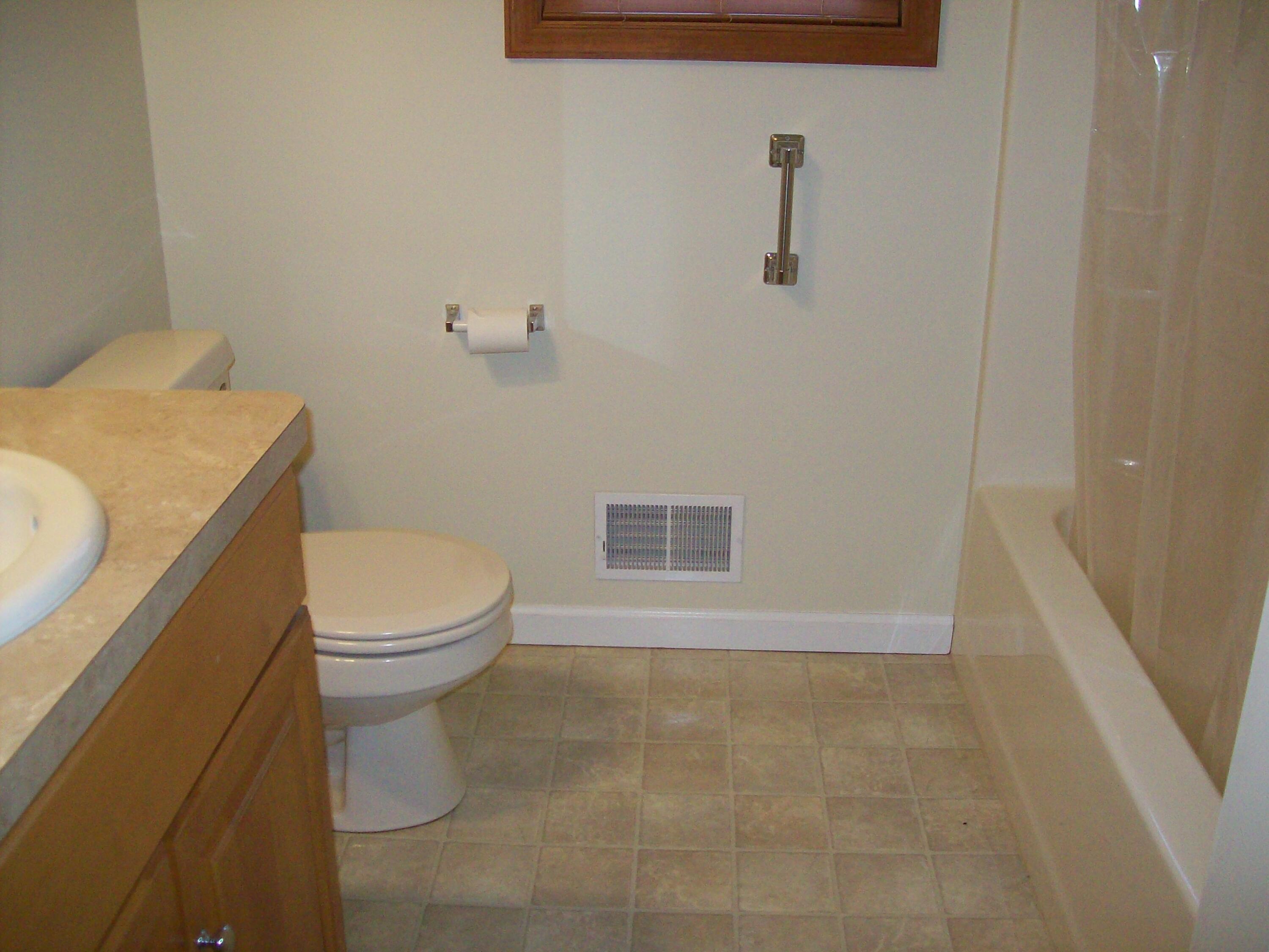 373 Sunrise Loop Scotrun, PA 18355 - Photo 33 of 38 Full bath