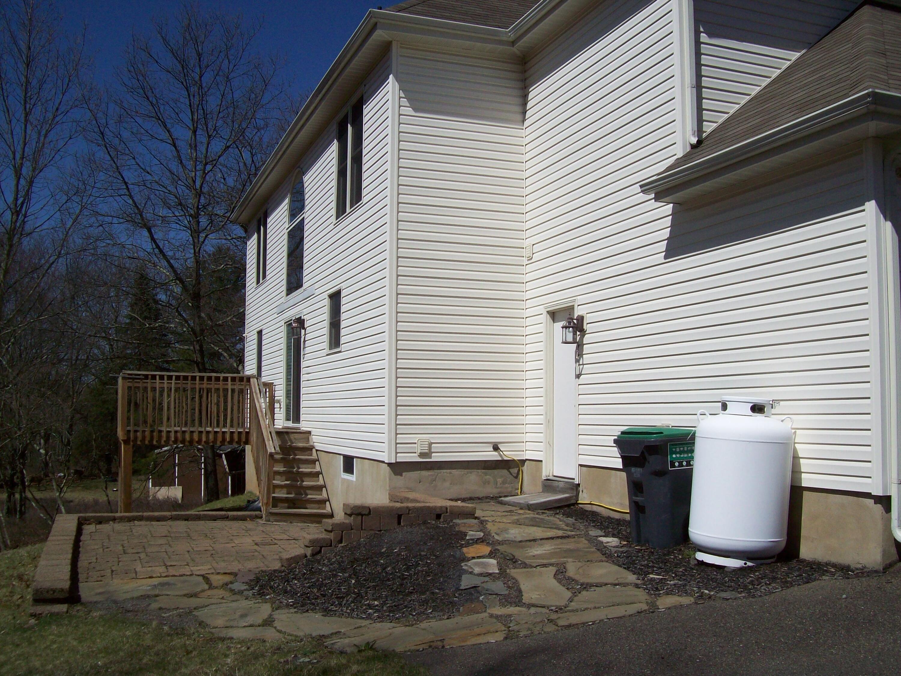 373 Sunrise Loop Scotrun, PA 18355 - Photo 7 of 38 Back